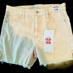 Corduroy light pink shorts with stretch